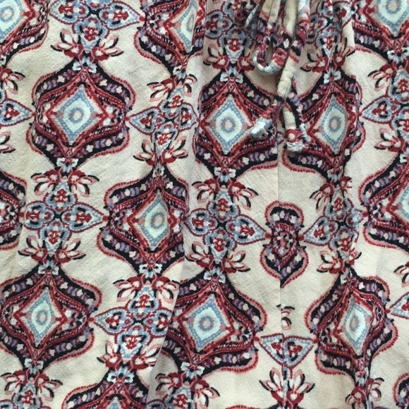 Pink Geometric Pattern Hollister Cinch Waist Romper Size XS - Picture 3 of 3